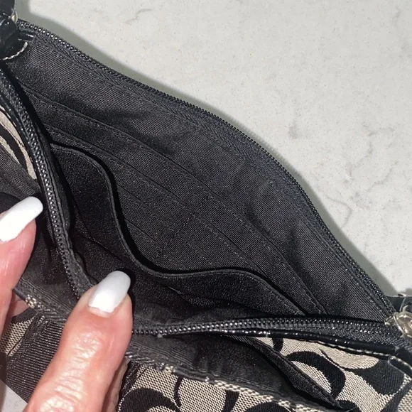 Coach Lg wristlet black & tan signature logo or small purse bag - Picture 8 of 12